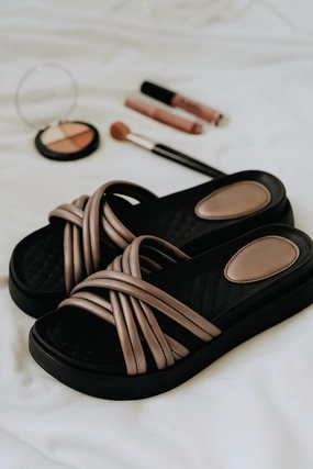 Anabelle Strappy Slippers Leopard Slides