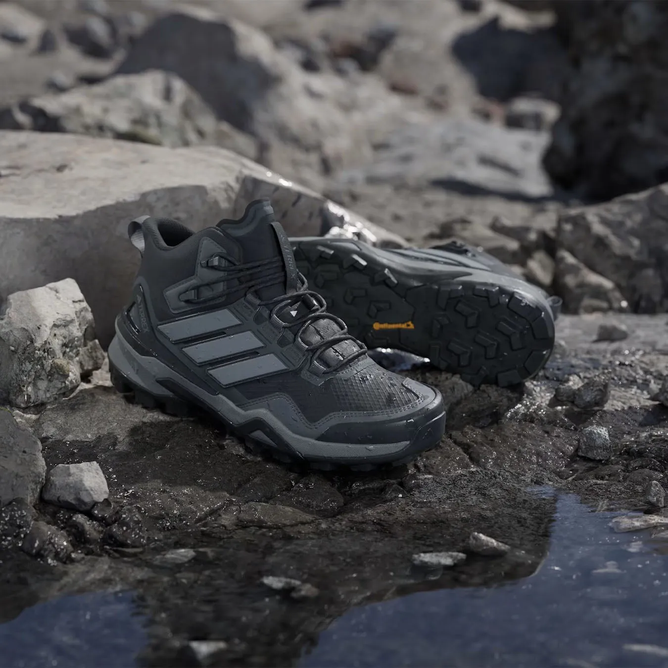 Adidas Terrex Womens Terrex Skychaser Hiking Boots Mid GTX Black Trekking Hiking Boots
