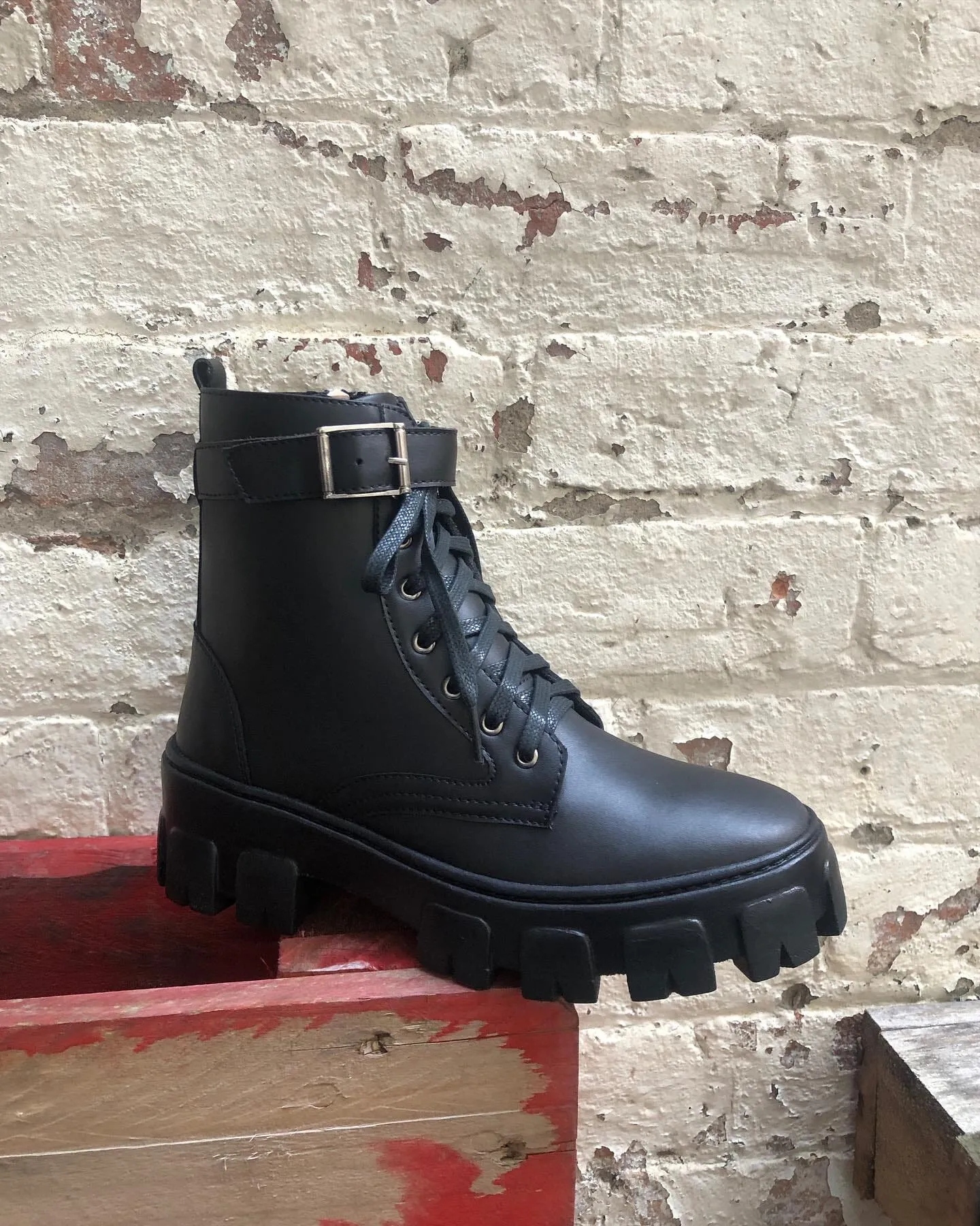 'Rafaela' women's chunky sole vegan lace-up ankle boots Zette Shoes - black Croc-effect Leather Ankle Boots