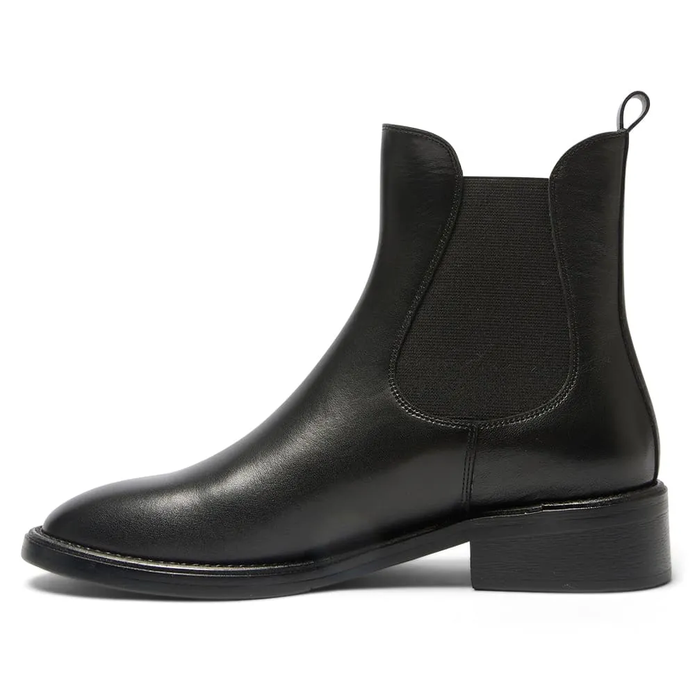 Animal Print Chelsea Boots Cedric Boot in Black Leather