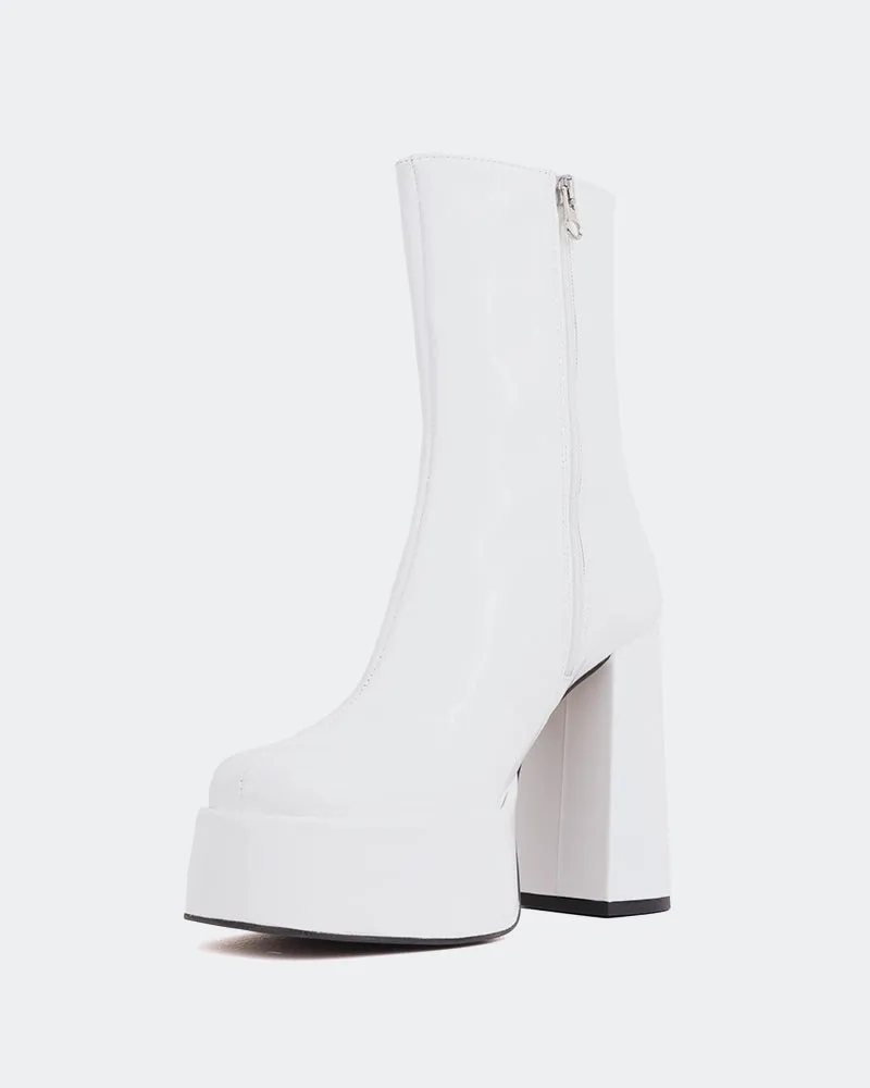 Cloud White Patent Size 5 Leather Ankle Boots