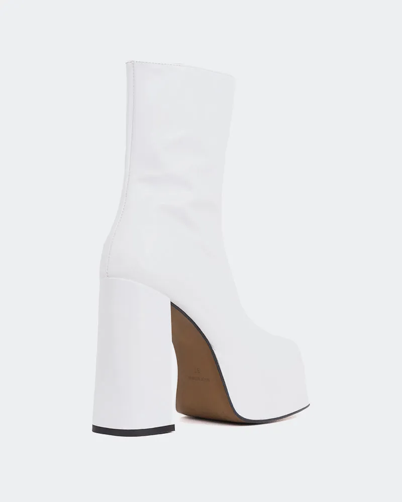 Andrea Conti Ankle Boots Cloud White Patent