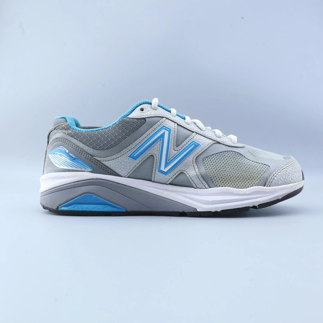 NEW BALANCE 1540 V3 584 New Balance
