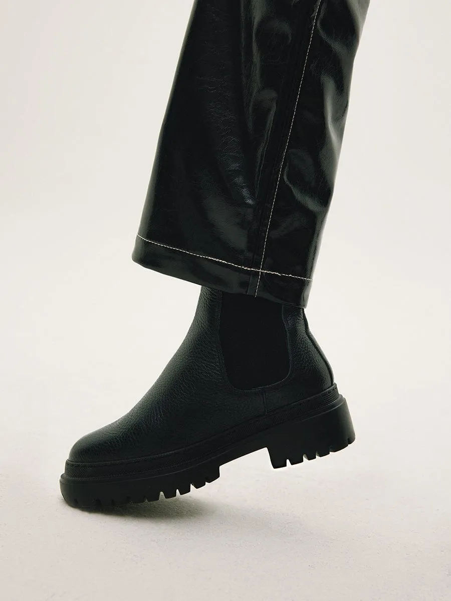 Chelsea Boots Big Calves Cortina Black Lined Boot