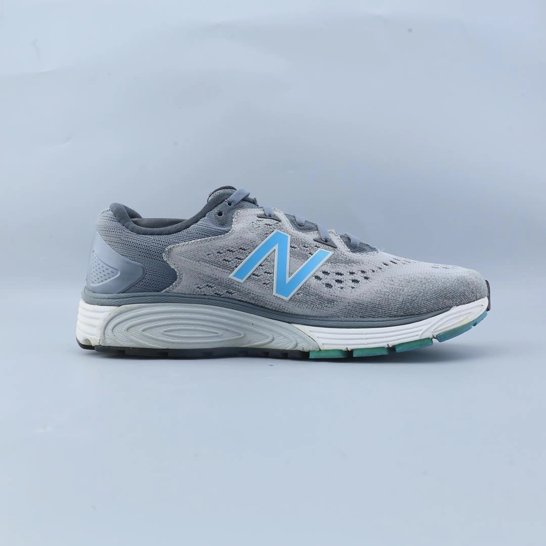 New Balance 550 Pink Bubblegum NEW BALANCE VAYGO V3