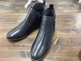 EOS Gaid Low Ankle Bootie 101 Ankle Boots