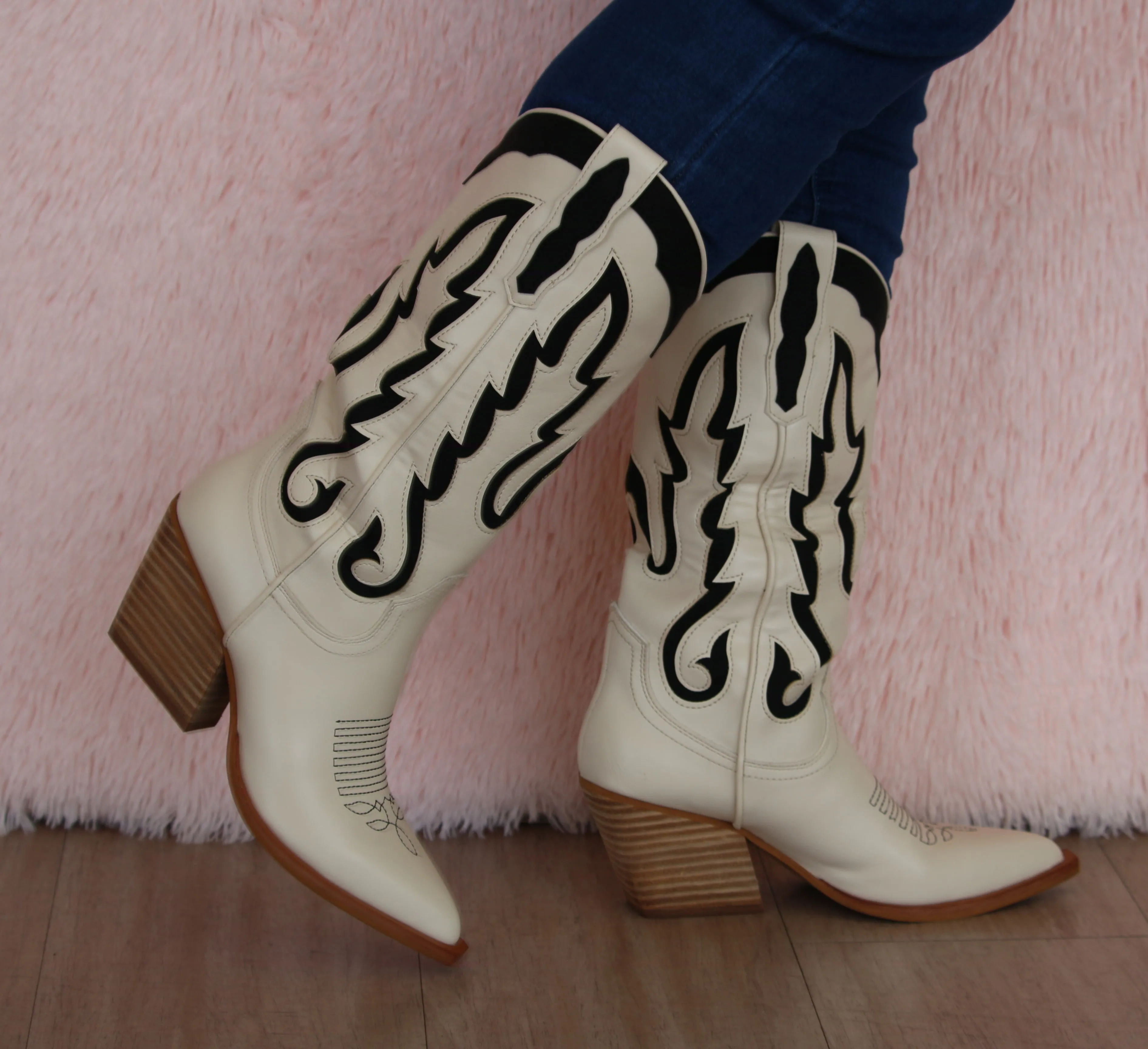 IDA Off White/Black Cowboy Boot Best Light Hiking Boots