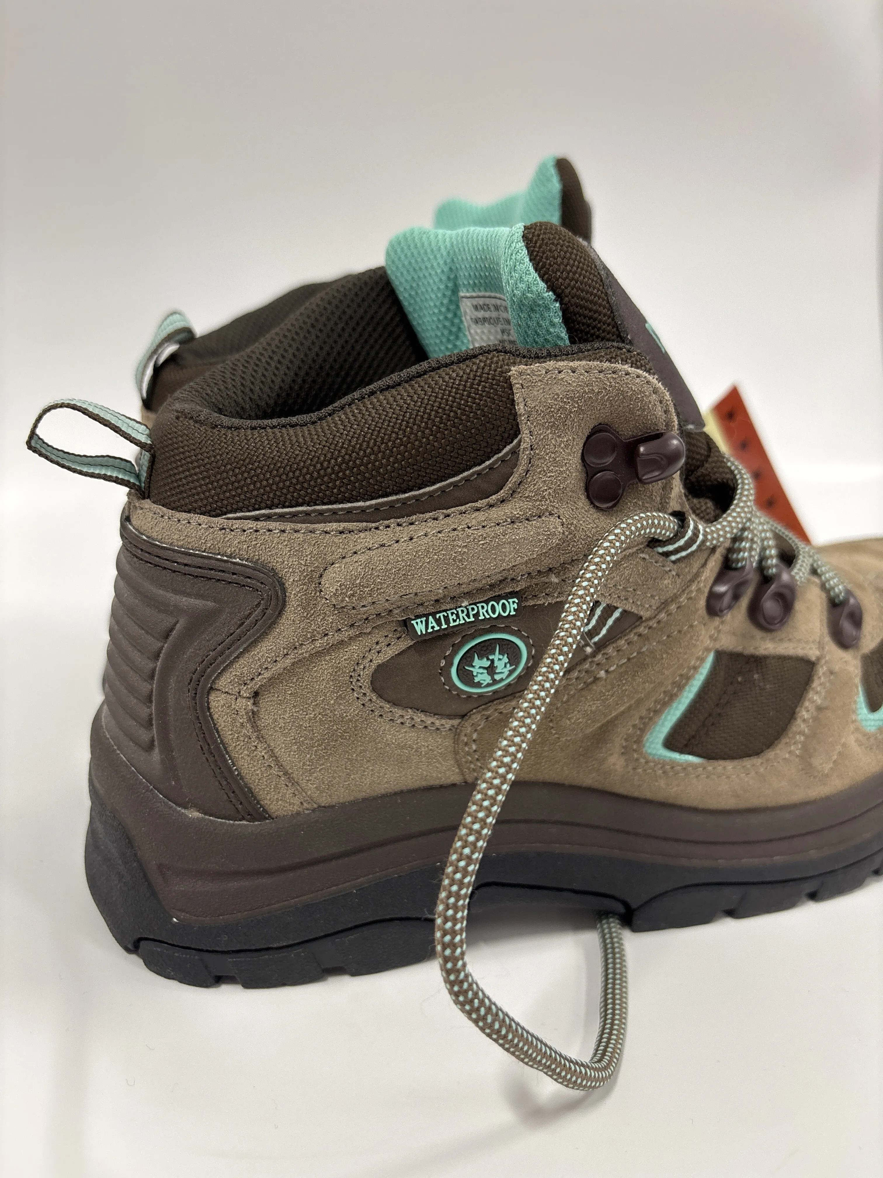 Nike Air Acg Hiking Boots Boots Hiking By Clothes Mentor  Size: 8