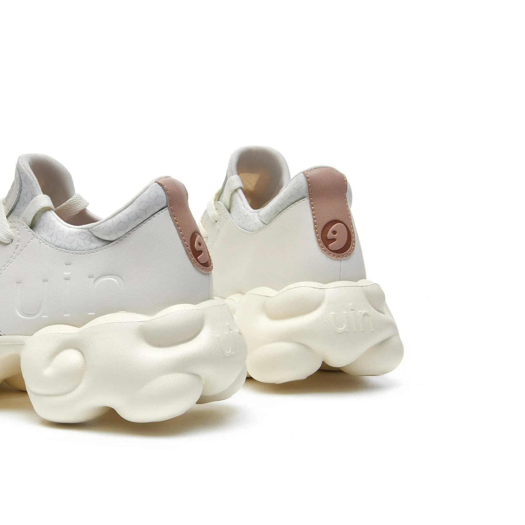 360 Basketball Shoes Isabelline Cloud VI Women