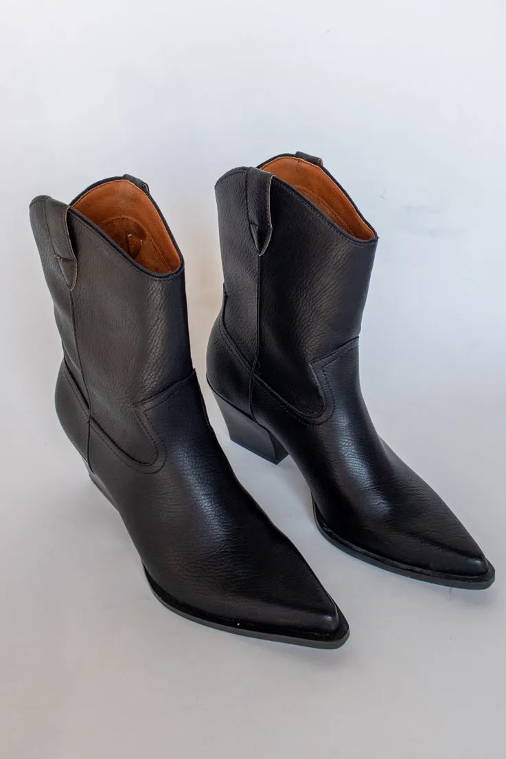 Ames Booties Bogs Waterproof Boots