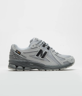 Women's Silver New Balance New Balance 1906R Shoes - Raincloud
