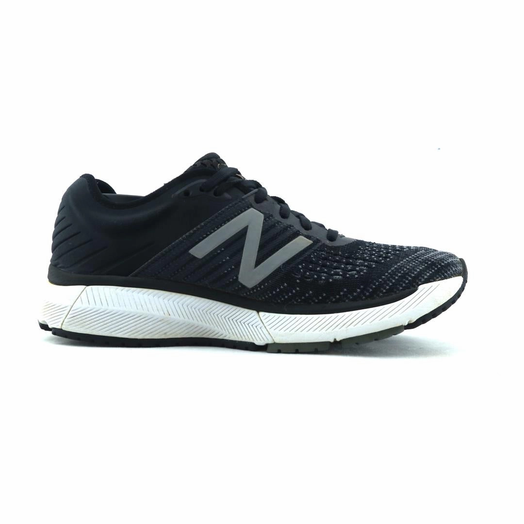 New Balance Cleats Gold And White NEW BALANCE 860 V10