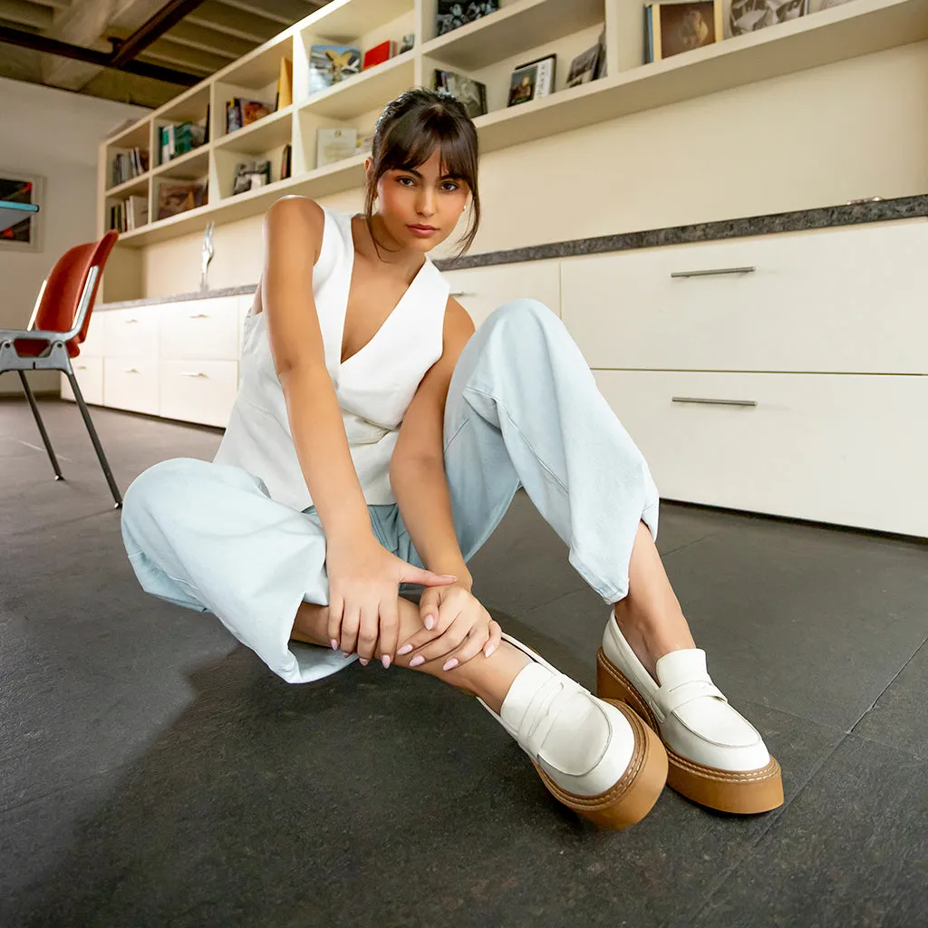 TABATHA Wearing Flat Shoes To The Gym