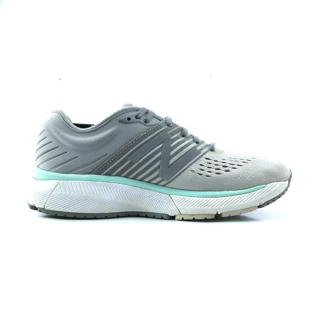 New Balance Women's Slip On NEW BALANCE 860 V10