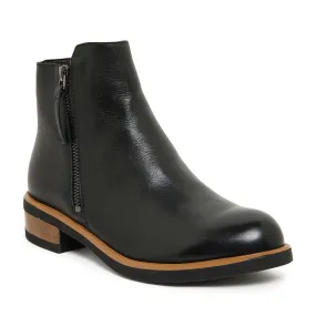 Cuban Heel Western Chelsea Boots Bethany Boot in Black Leather