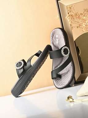 Slippers With Stitching Amorette Cushioned Slippers