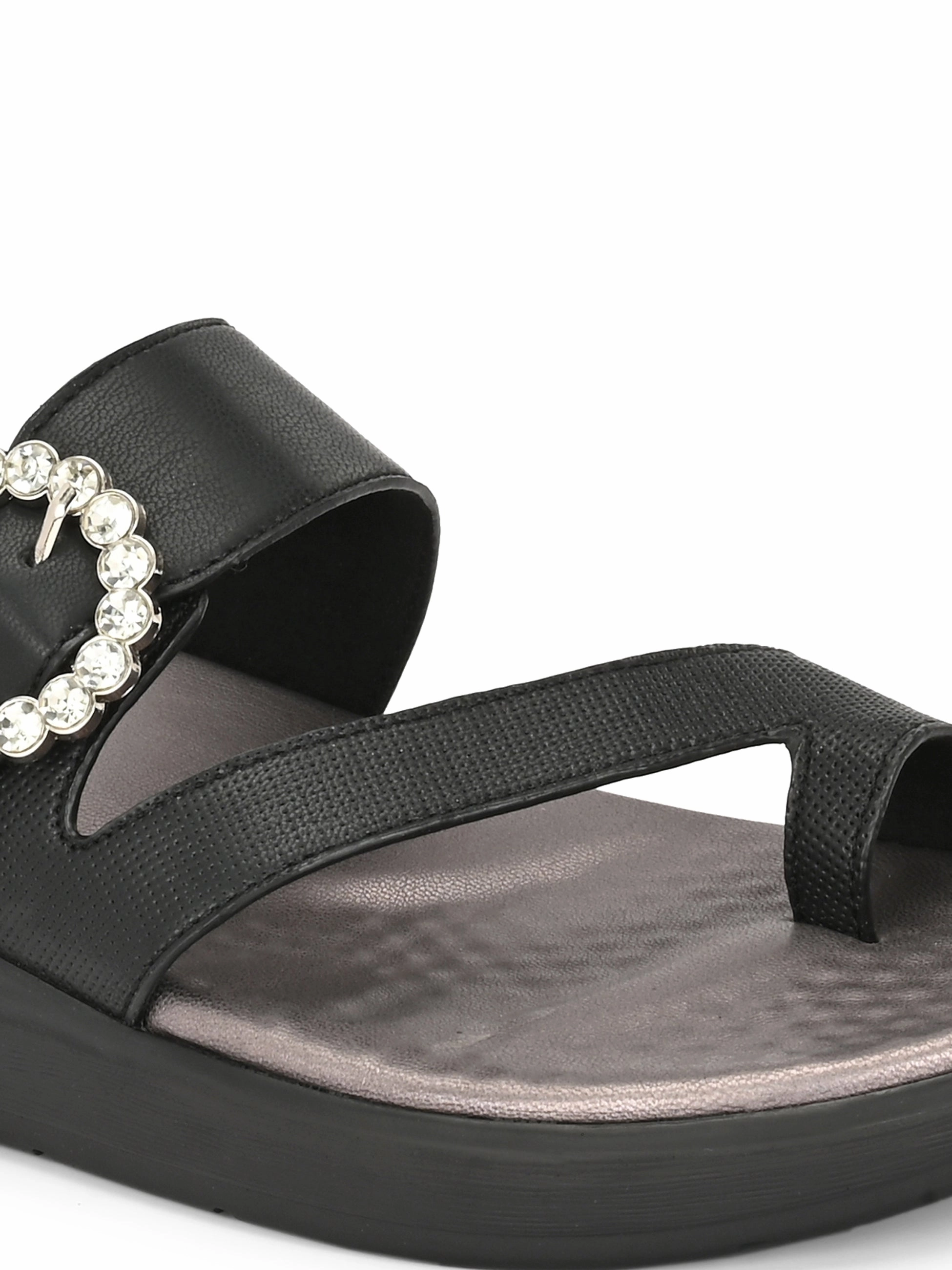 Amorette Cushioned Slippers Crocs Slippers