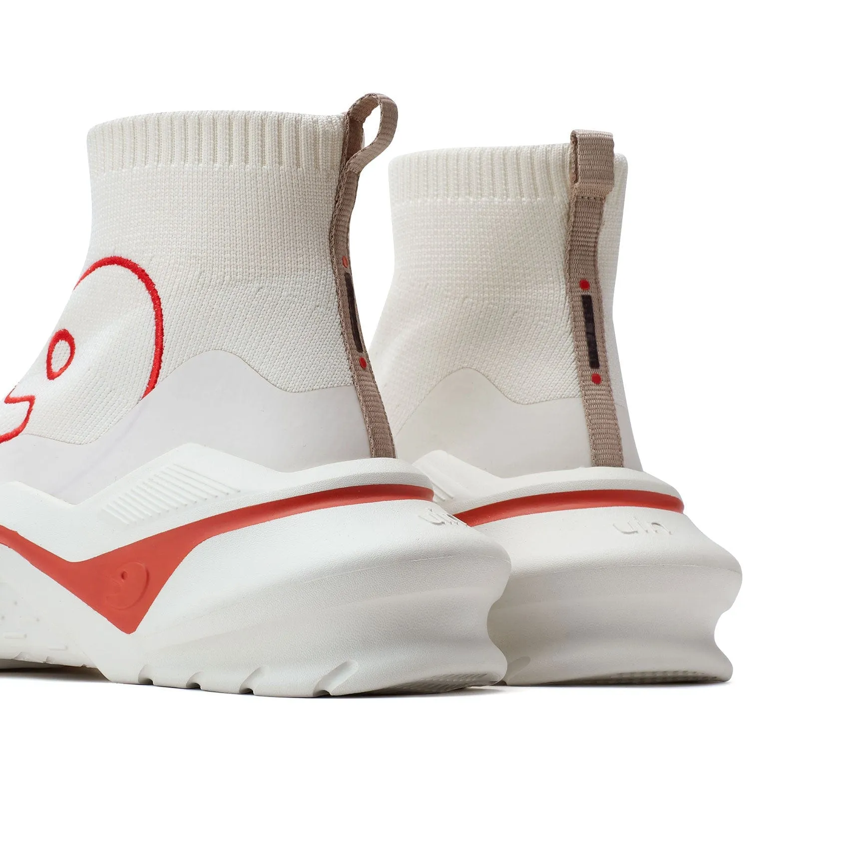 Basketball Shoes Each Shoe Different Whisper White Chueca IV Women