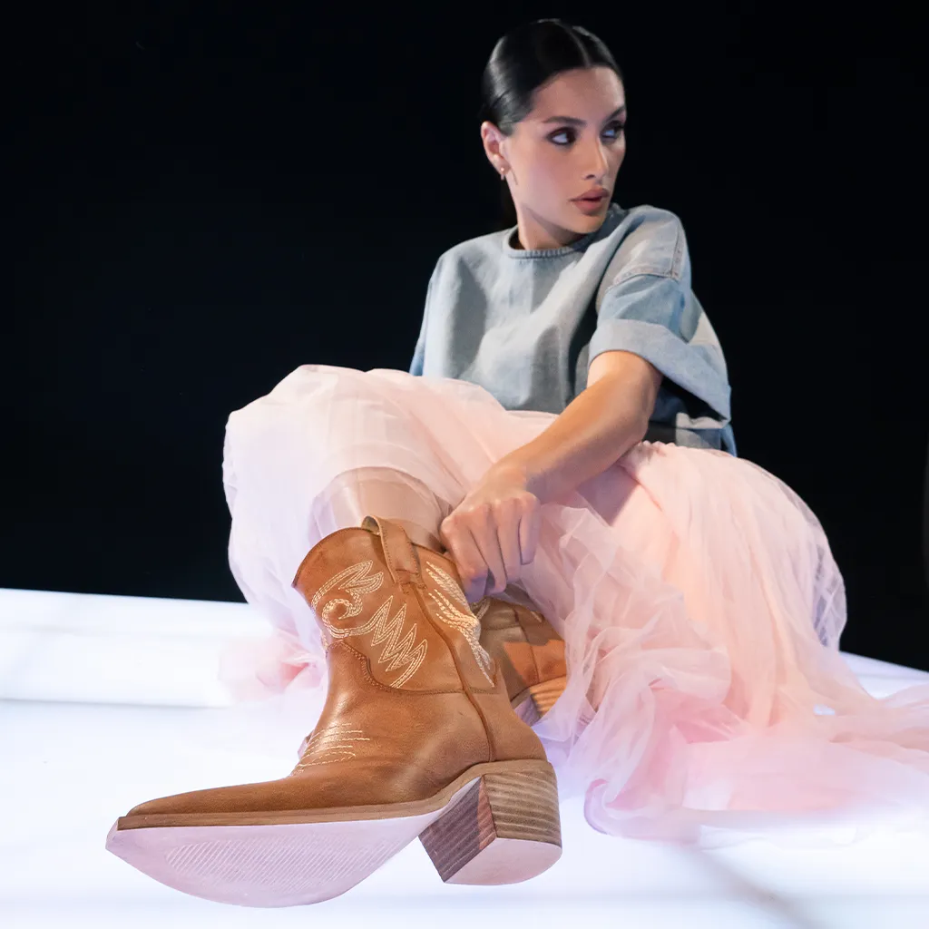 Vtg Acg Hiking Boots ZAHARA