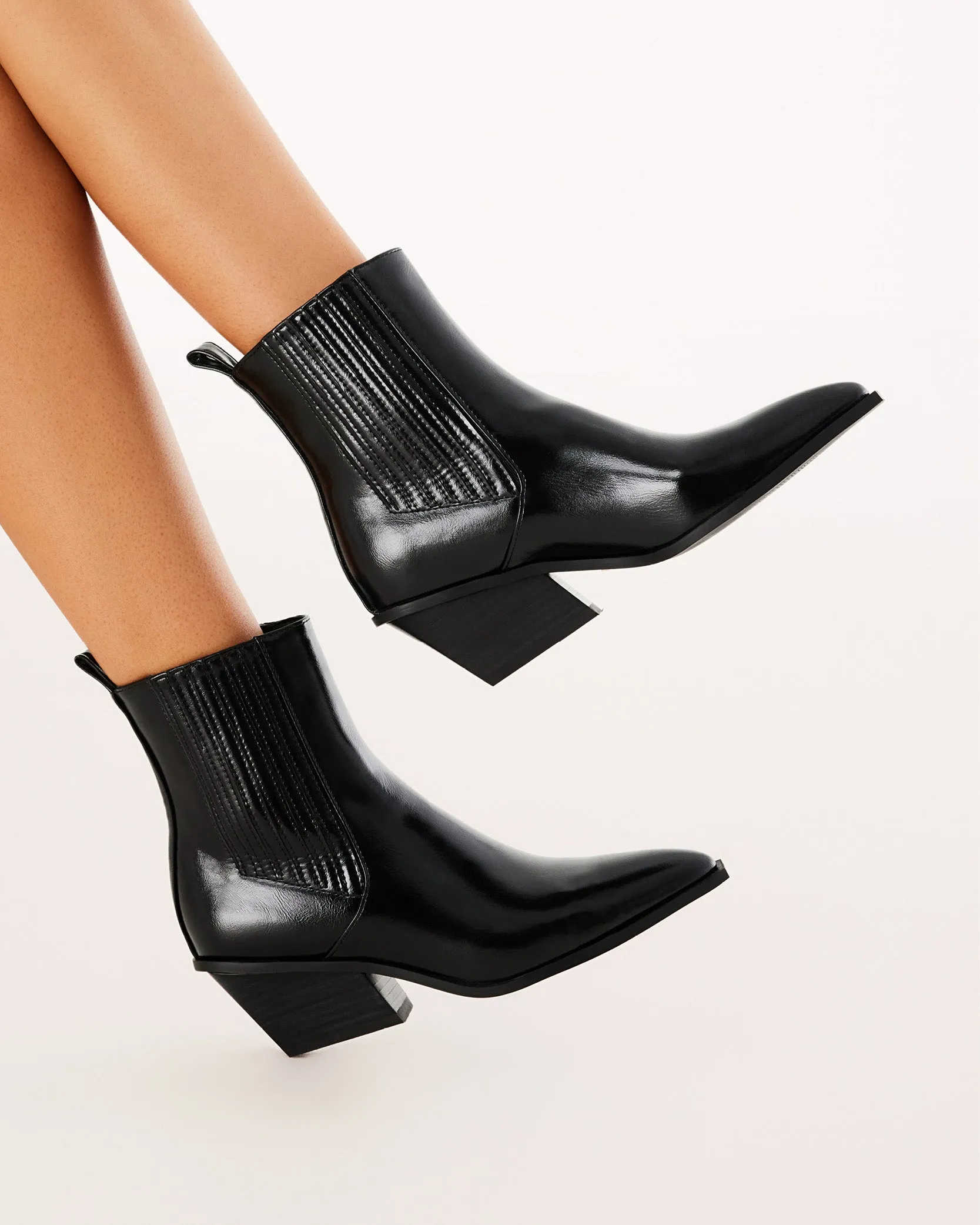 UNAI - BLACK SHINE Leather Pull-on Chelsea Boots