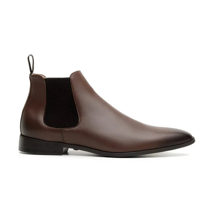 Lum 'Sterling' wide-fit (EEE) men's vegan Chelsea by Zette Shoes - cognac